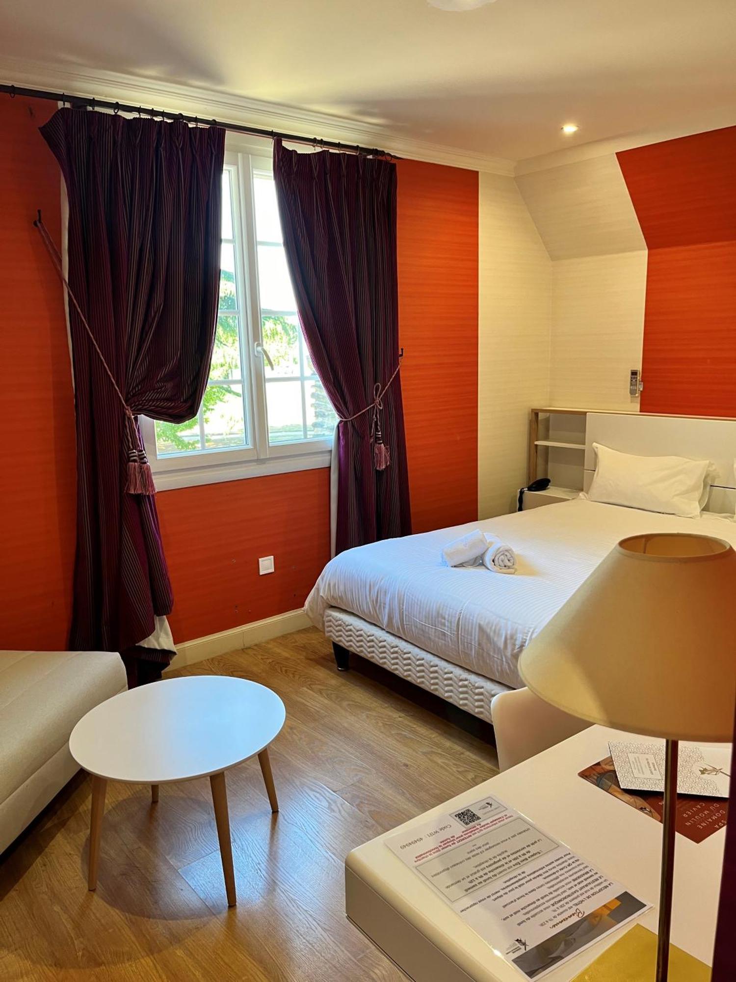 Logis Domaine Du Moulin Cavier Hotel Avrillé Cameră foto